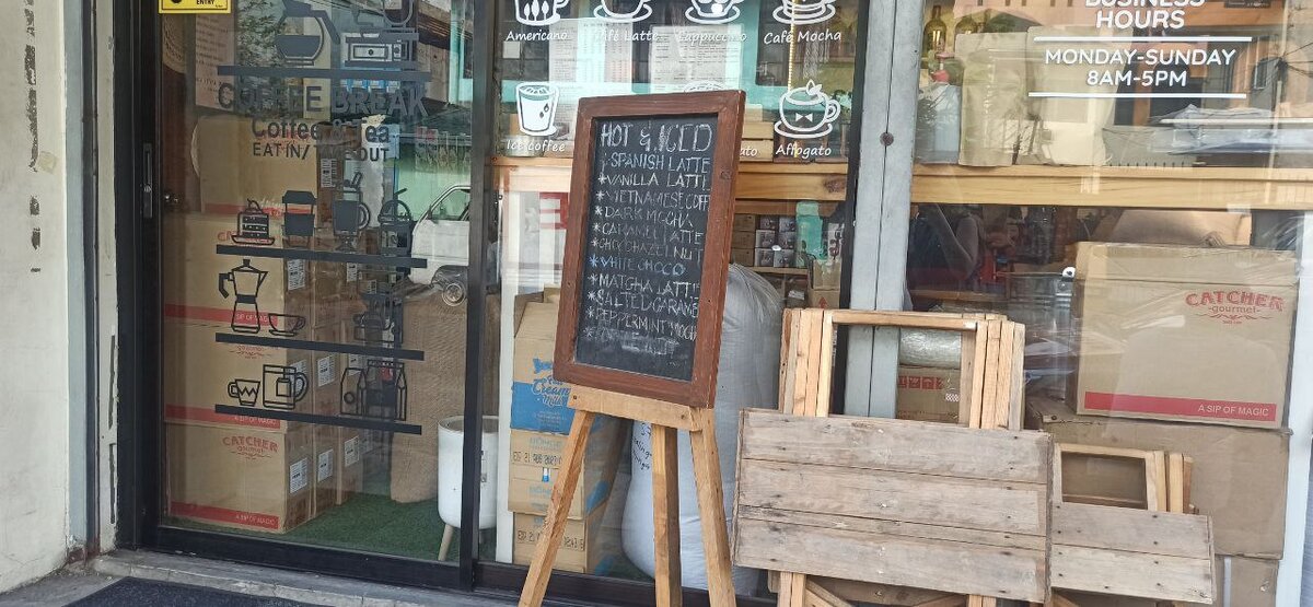 В кофейне немного не развернуться, но кофе вкусный