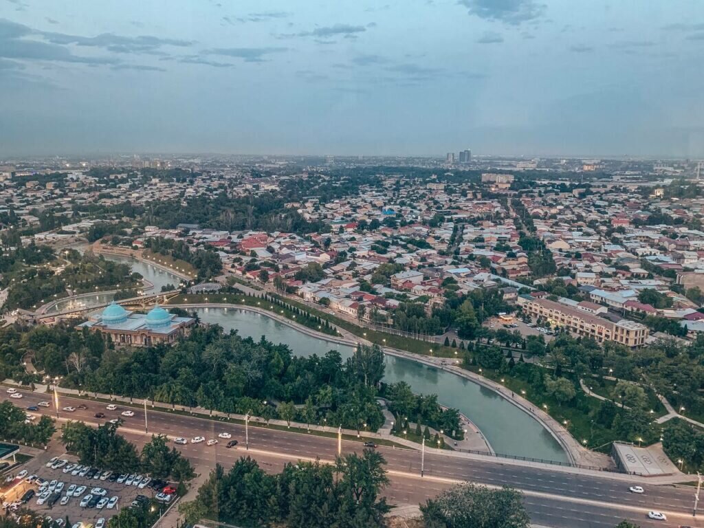 Вид на город с Ташкентской телебашни (375 метров)
