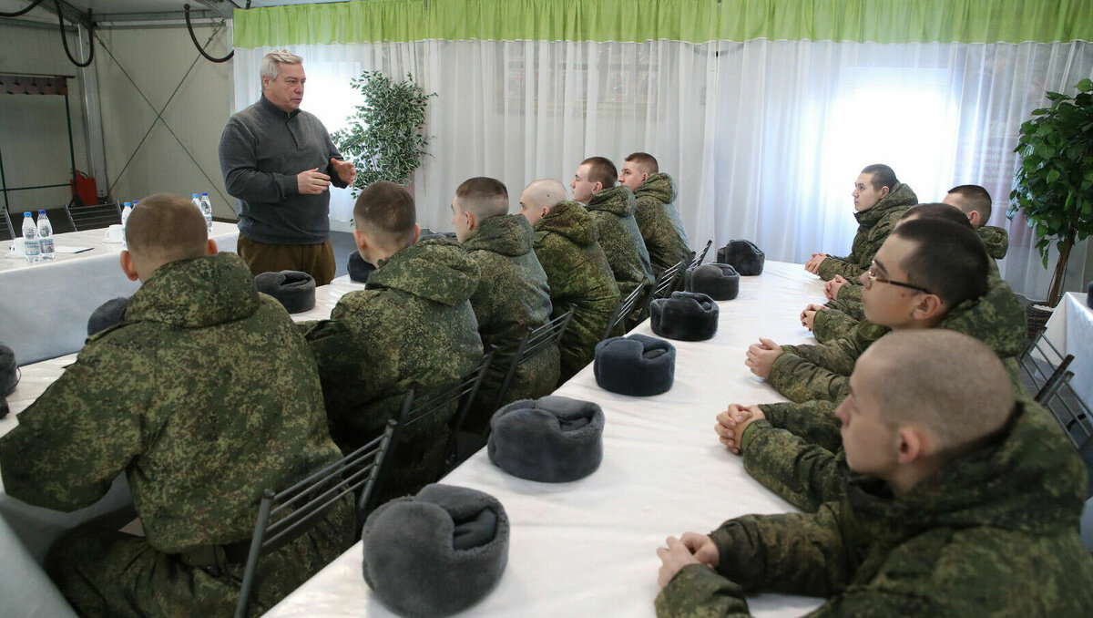     Губернатор Ростовской области Василий Голубев поддержал инициативу принять единый стандарт мер помощи участникам спецоперации и их семьям, об этом сообщили в донском правительстве.