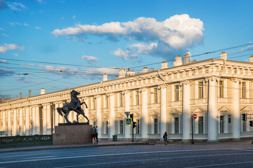Фото аничкова дворца в петербурге Аничков дворец - первый и старейший дворец на Невском "Прогулки по Петербургу" Д