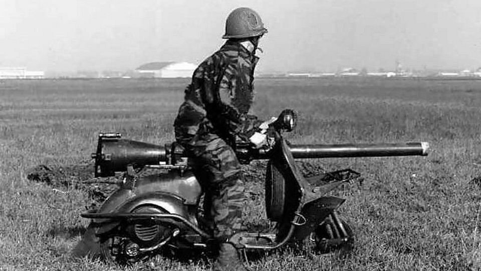 Десантник на мотороллере VESPA 150 TAP