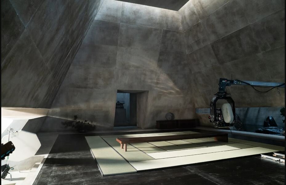 *фото из открытых источников, кадр из фильма "Не время умирать" 2020 г. 