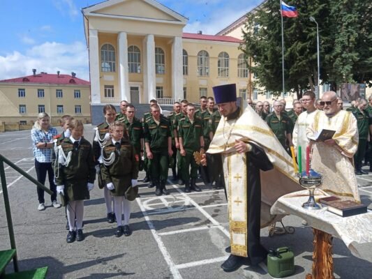    В воинской части Камышина освящен походный храм преподобного Сергия Радонежского (фото: Волгоградская Епархия Русской Православной Церкви)