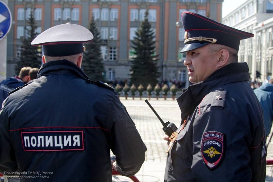 В Омске в круглосуточный магазин ночью пришел голый трехлетний малыш ...