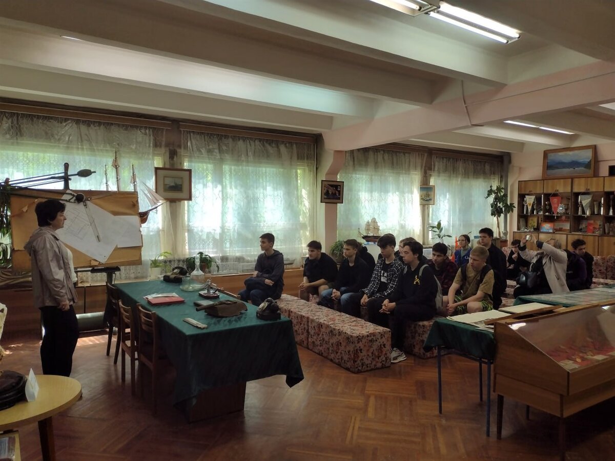 Хабаровский судостроительный завод посетила экскурсия студентов ХПЭТ