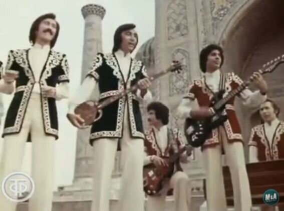 Советский ВИА из Узбекской ССР "Ялла"