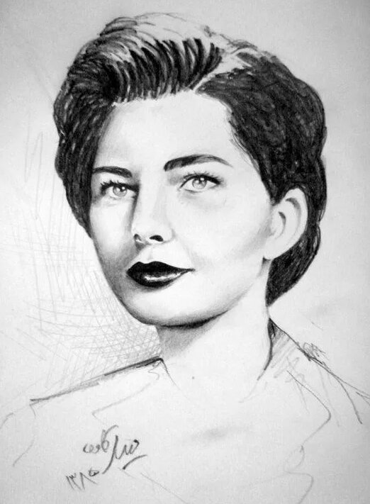 Сорайя впервые увидела шаха Мохаммеда Реза во дворце Гулистан, куда она была приглашена старшей сестрой шаха, принцессой Шанс, на чашку послеполуденного чая.-13