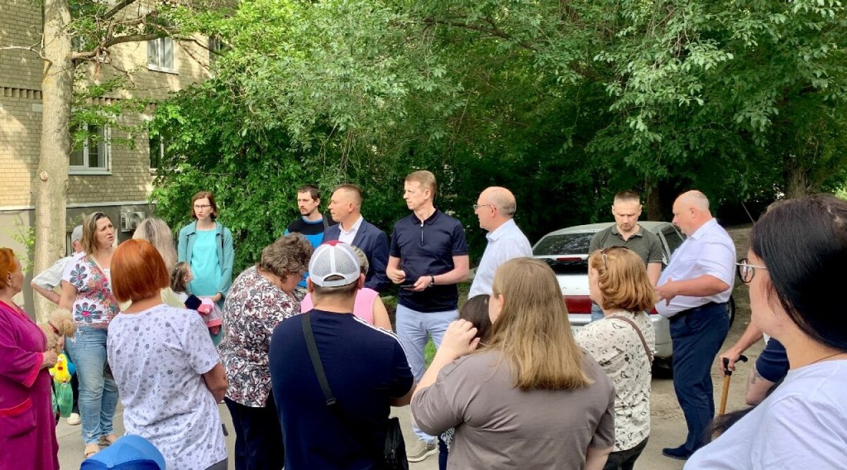    Максим Самсонов: к вопросу о спорткомплексе вернемся после обустройства детской площадки Новости Саратова и области – Сетевое издание «Репортер64»