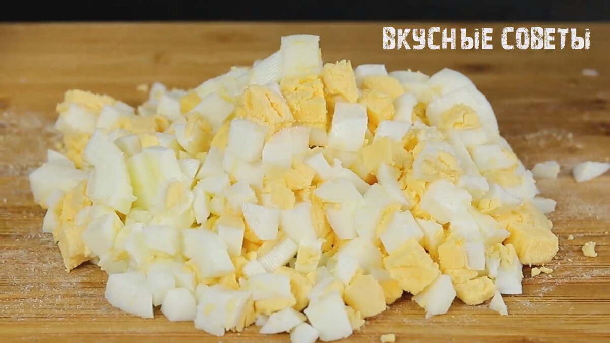 Быстрый и вкусный салат со шпротами и зелёным луком за 5 минут. Готовлю всё  лето. | Вкусные Советы | Дзен