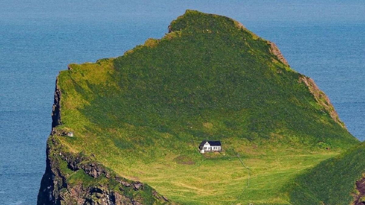Маяк на острове вестман исландия