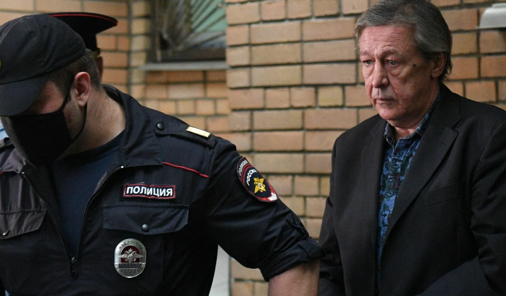 Кто из актеров сидит в тюрьме за дтп