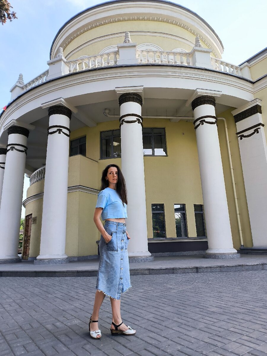 54-килограммовый кусок плоти, с виду счастливый, а внутри - одинокая пустыня, выжженная нелюбовью к себе, потерянностью, тоской