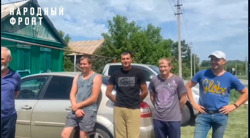  📷    В Шарлыкском районе всем селом встретили бойца Алексея Марышева, прибывшего домой в отпуск Марина Шарт