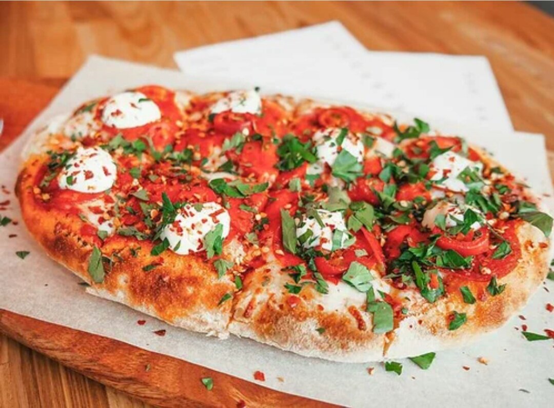 Сакко и ванцетти 61 екатеринбург дуо пицца. Вкусные пиццы комендантский 66. Duo pizza and wine екатеринбург фото сакко и ванцетти. Duo pizza and wine. Duo пицца екатеринбург.