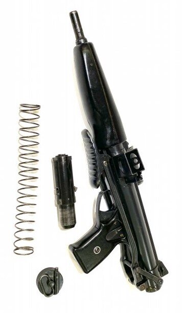 Затвор и возвратная пружина пистолета-пулемета ЕМС МкIII.