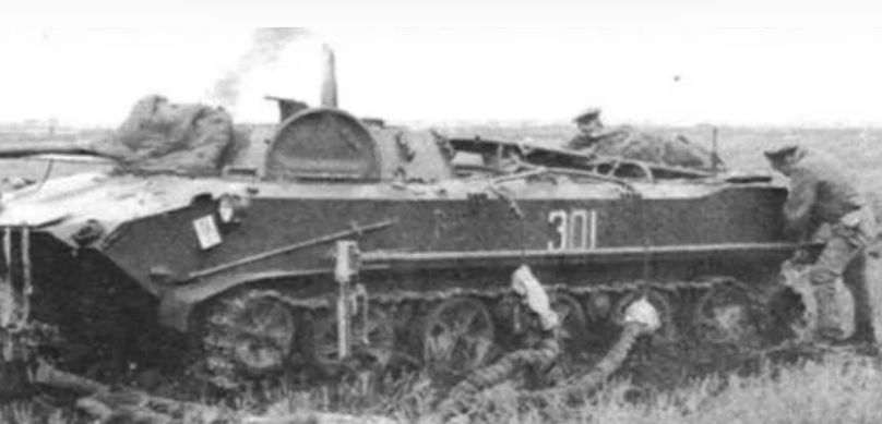 Подготовка БМД-1 к десантированию с Ан-22