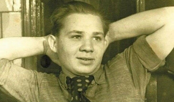 Е. П. Леонов в студенческие годы.