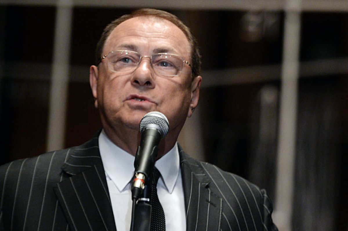    Директор «Ленкома» Варшавер опроверг слухи об увольнении актрисы Мироновой