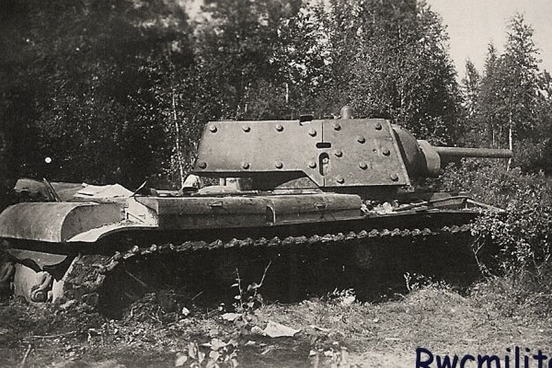 Экранированный танк КВ-1 № 69.