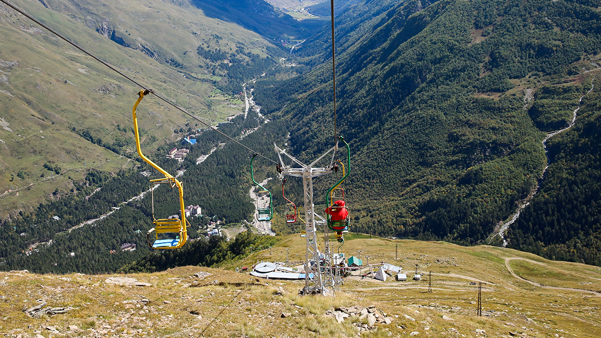 Канатная дорога на горе Чегет Фото: Елена Афонина/ТАСС 
