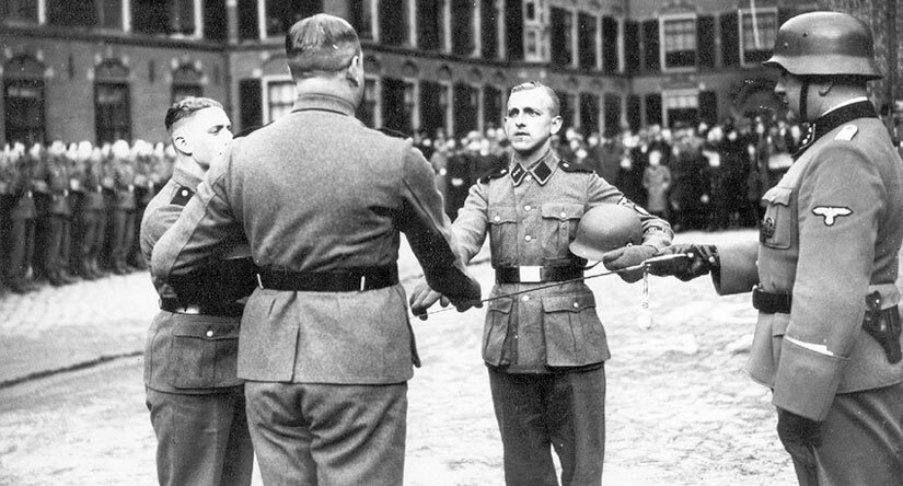 Принятие присяги личным составом легиона СС «Нидерланды»