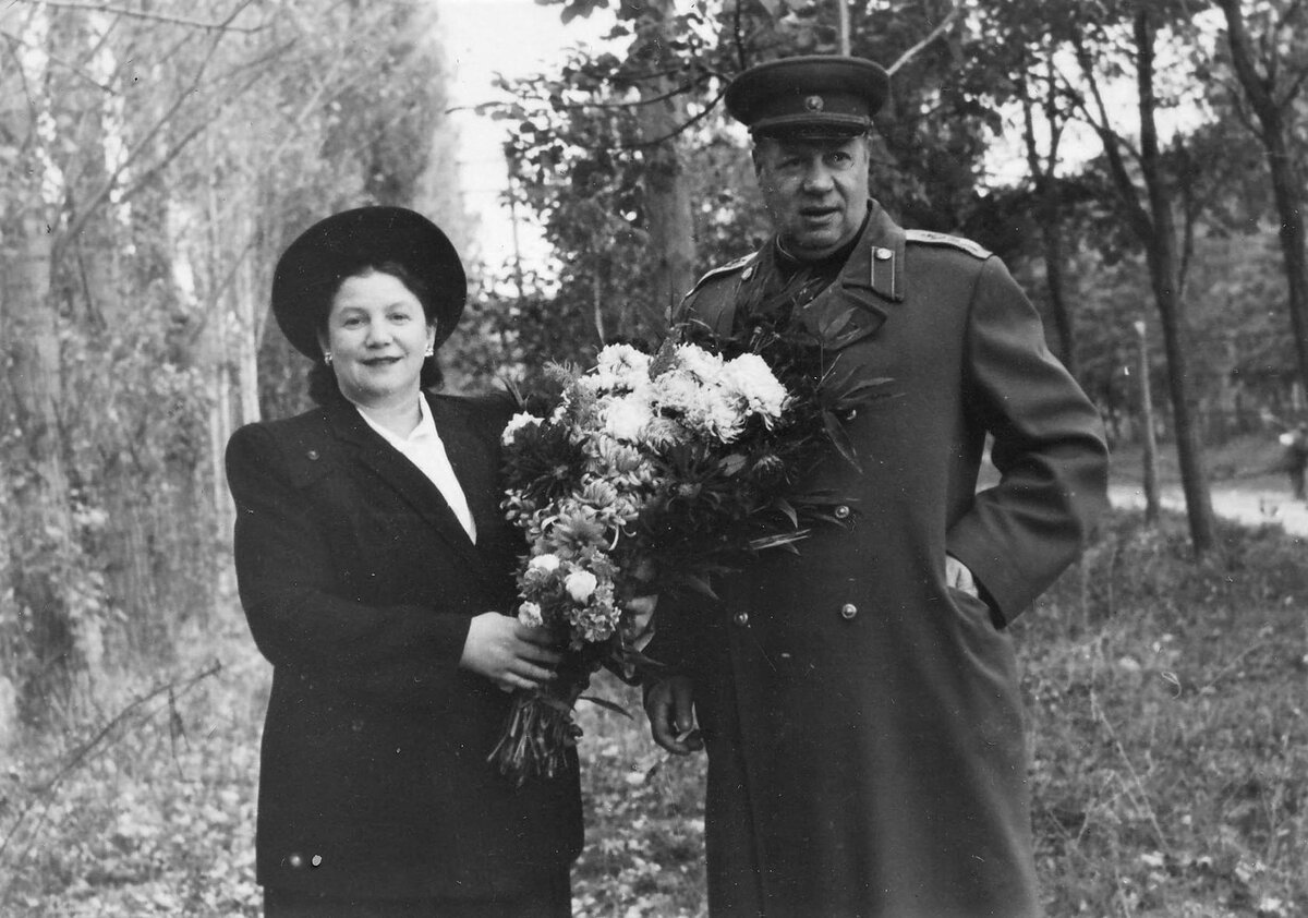 Ф.И. Толбухин с женой Тамарой.
