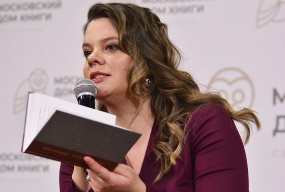    Поэтесса Вера Полозкова