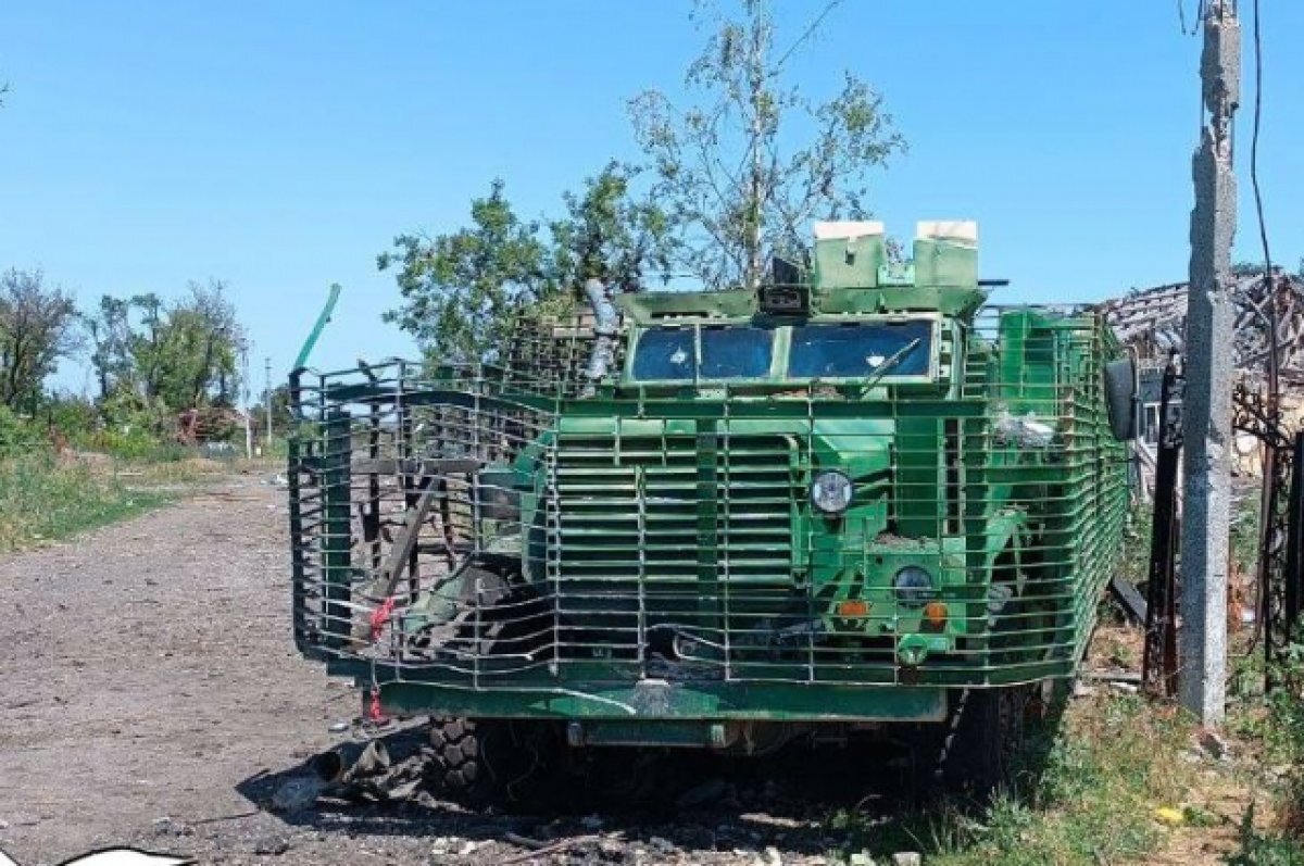    Военкоры показали новые кадры уничтоженной техники ВСУ под Новодонецким