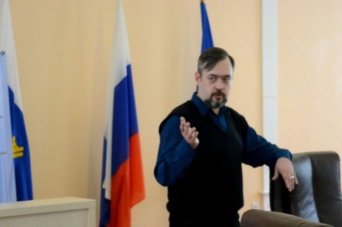    Михаил Мельцер: правила и легитимная власть отделяют общество от хаоса