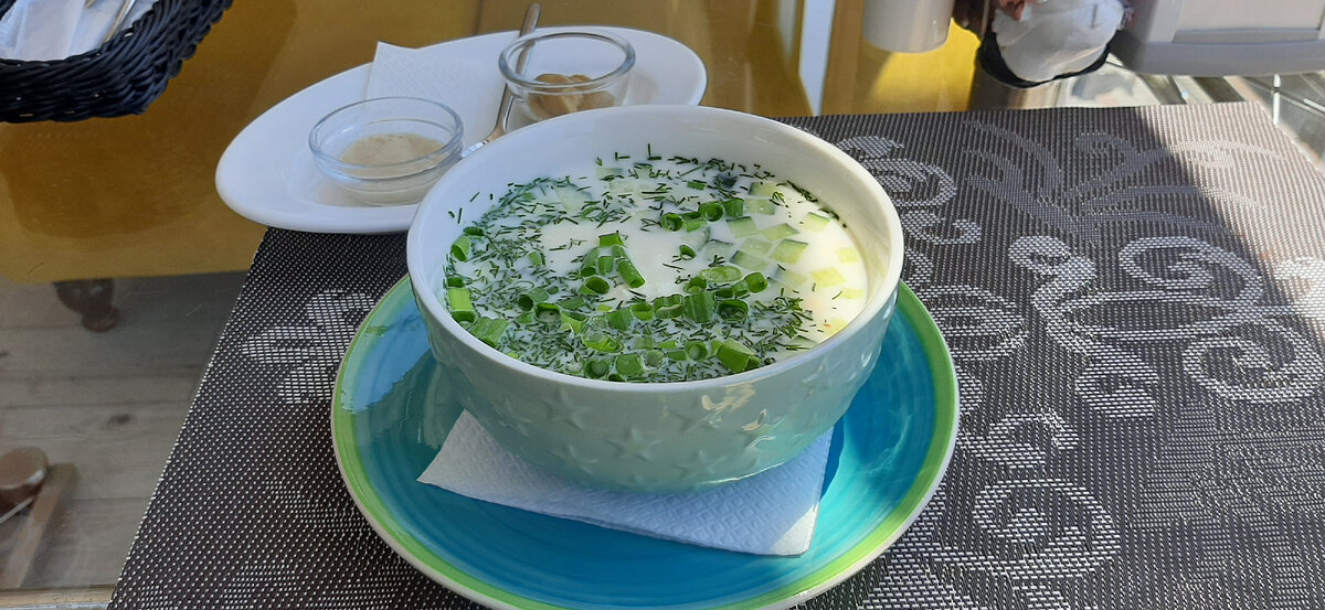 Окрошка на кефире.