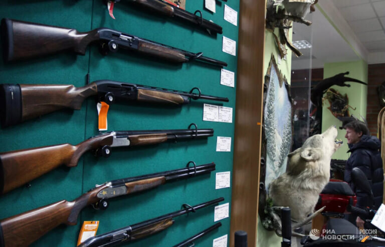    Лицензию на оружие в России c 30 марта не будут выдавать подозреваемым или обвиняемым Андрей Севостьянов