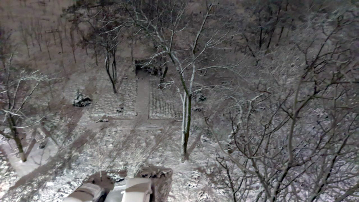 30.03.2023. Мариуполь. Выпал снег.