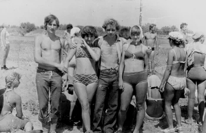 Здравствуйте, товарищи! Сегодня представляю вам свежую подборку фотографий, из различных периодов советской эпохи.-8