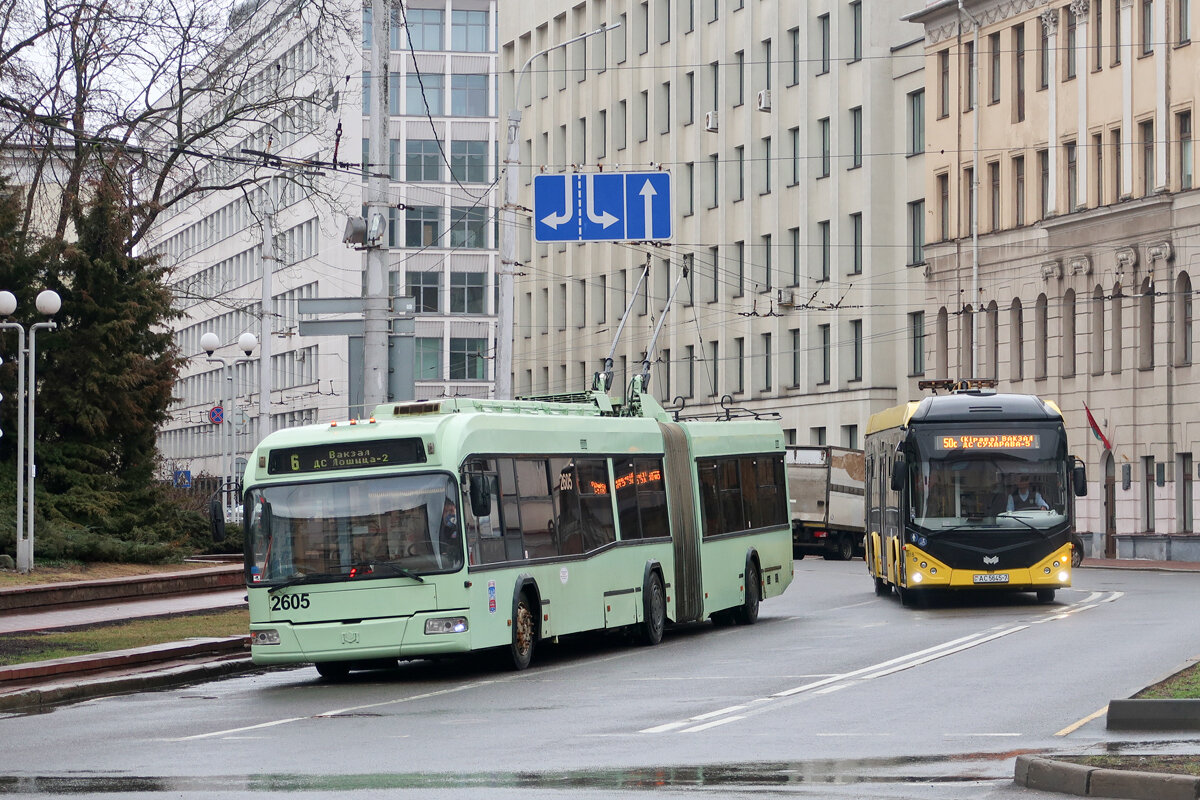 Троллейбус АКСМ-333 и электробус АКСМ-Е321 "Сябар". 