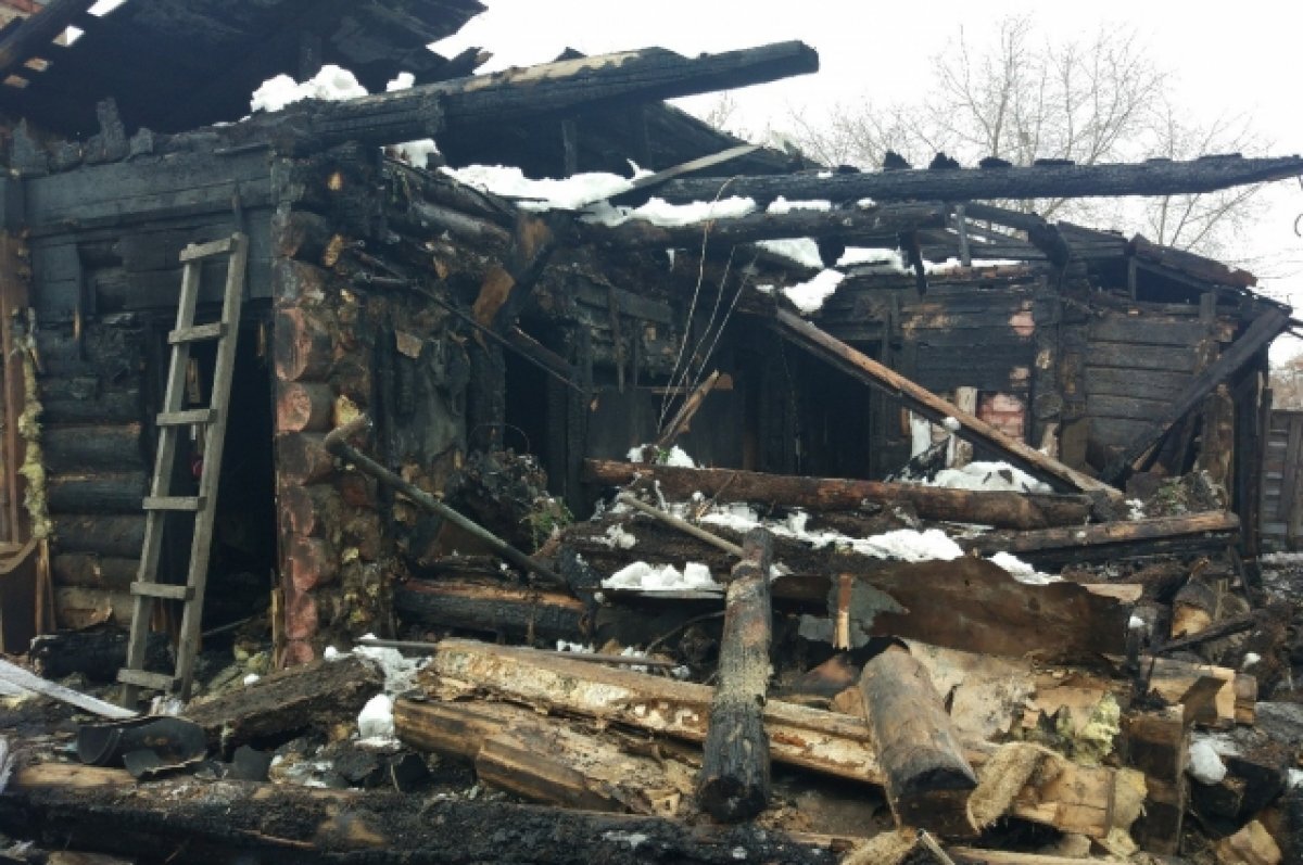    На окраине Омска обрушился потолок старого многоквартирного дома