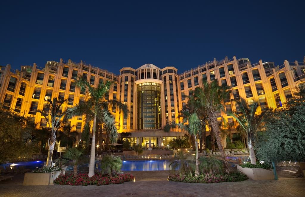Отель Hilton. Источник: https://bangtur.ru/izrail/otel-hilton-eilat-queen-of-sheba-5-zvezd-elat-izra.htm