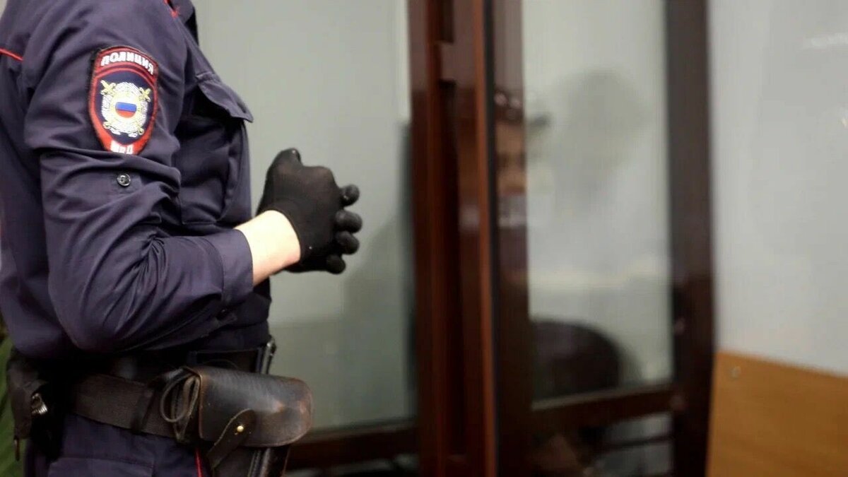     В Вахитовском районном суде Казани задержали одну девушку при проверке документов. Она пришла, чтобы поддержать гражданина Китая Хаояня Сюя, которому вменяют пропаганду ЛГБТ-отношений. Такую информацию Inkazan сообщили в пресс-службе суда.