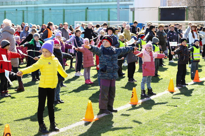    Массовая зарядка, приуроченная ко Всемирному дню здоровья, прошла на стадионе "Металлург".