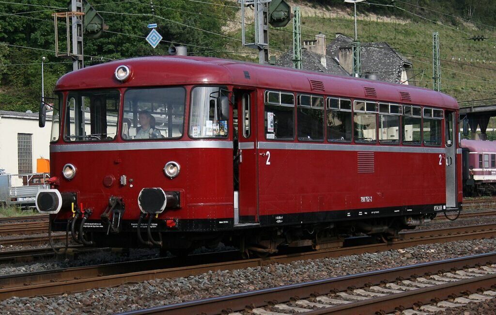 Двухмоторный рельсовый автобус Uerdingen компании Deutsche Bundesbahn