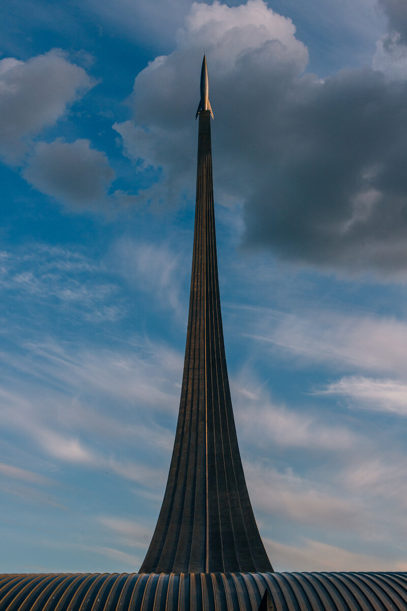 монумент покорителям космоса на вднх. обелиск покорителям космоса в москве. аллея космонавтов памятники покорителям космоса. покорителям космоса вднх. покорителям космоса вднх.