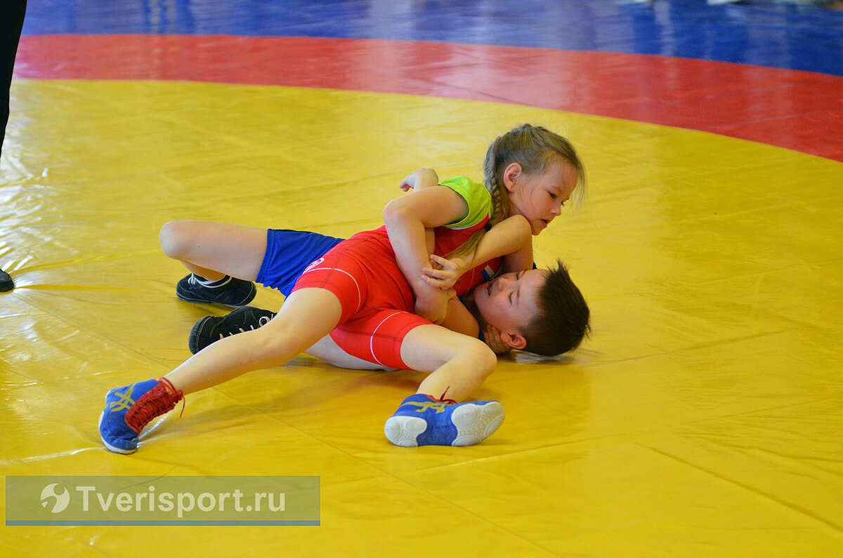 Борьба на спортивном ковре 7 букв