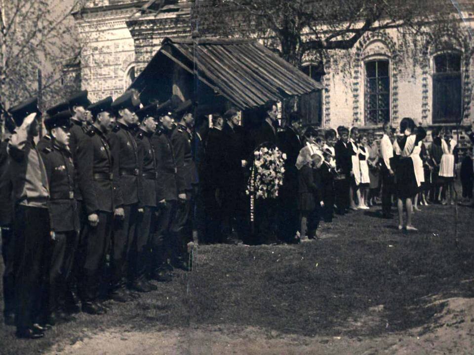 митинг у старого обелиска