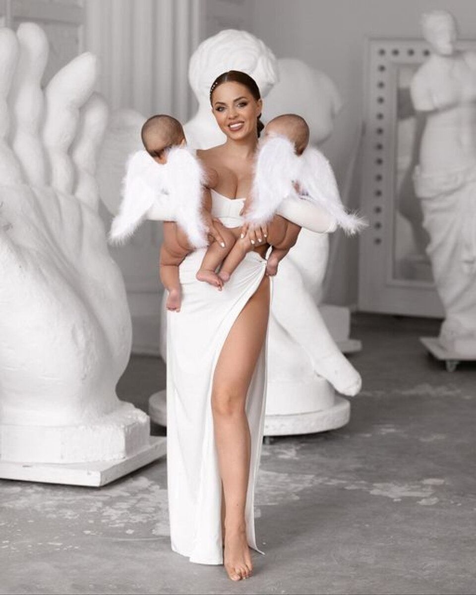    Юлия Ефременкова с детьми Фото: Инстаграм (запрещен в РФ) / @efremenkovvvva