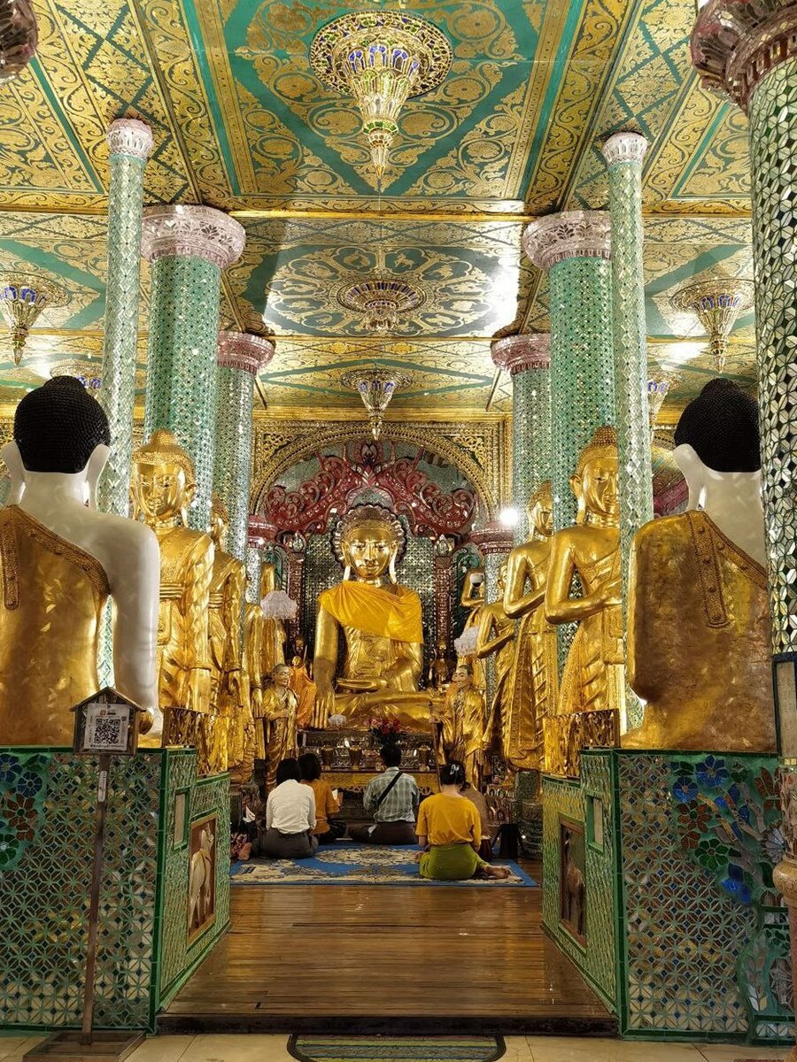 Внутри буддийских храмов 