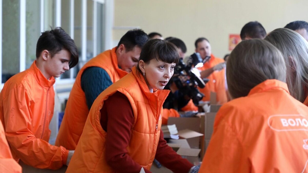     В рамках программы общего собрания Совета молодых депутатов при Законодательной Думе Хабаровского края они познакомились с работой регионального склада гуманитарной помощи в Хабаровске