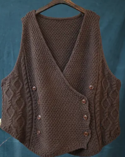 Длина до талии и двубортная застежка.