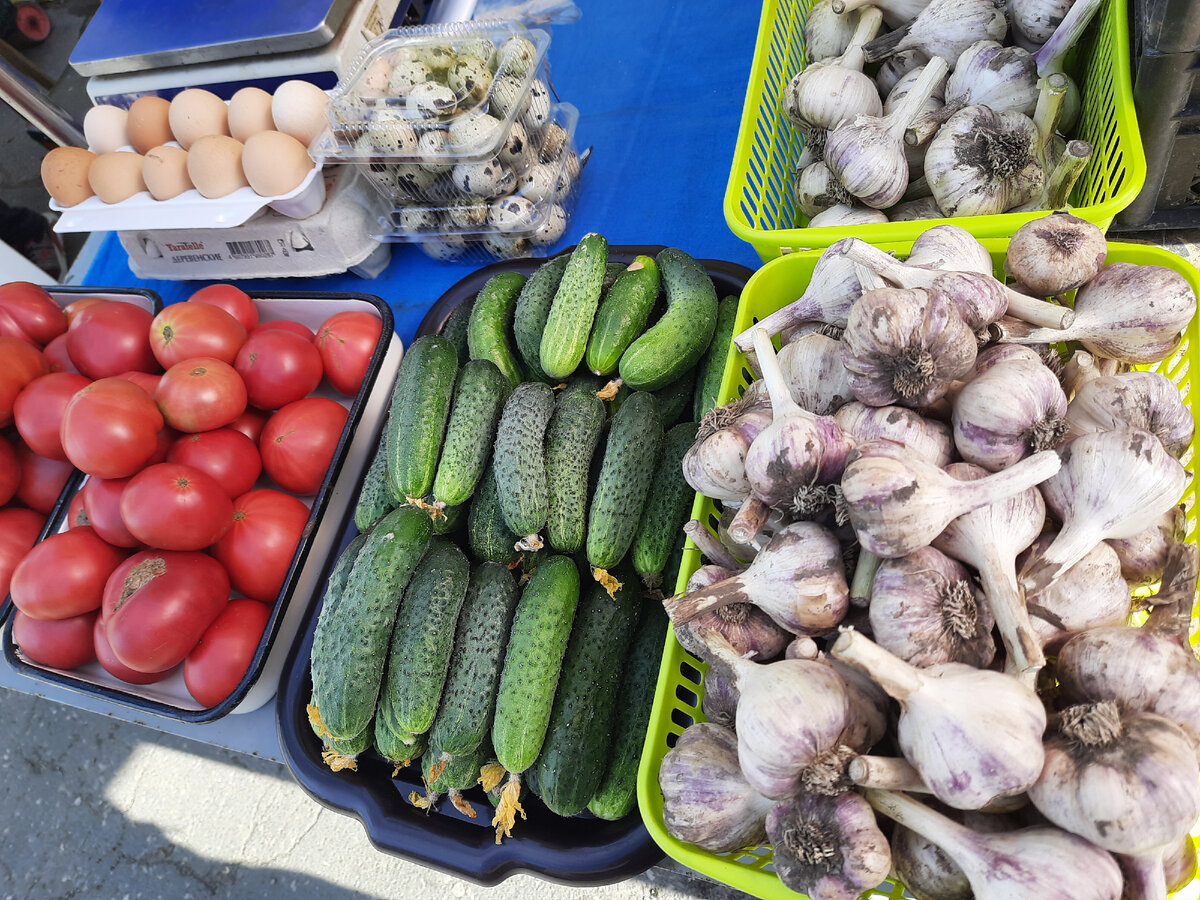фото автора. мое местечко на рынке, было прошлой осенью