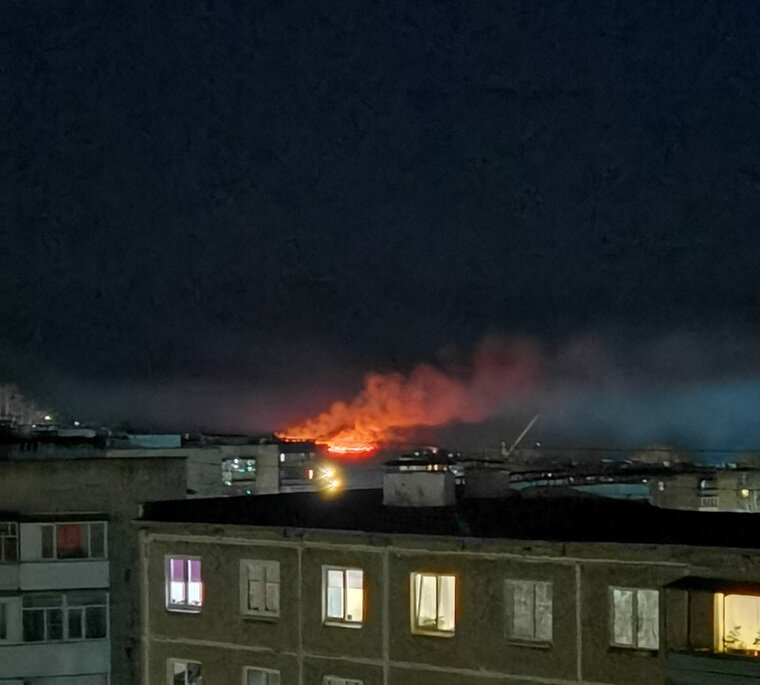    Огонь от горящей травы было видно издалека