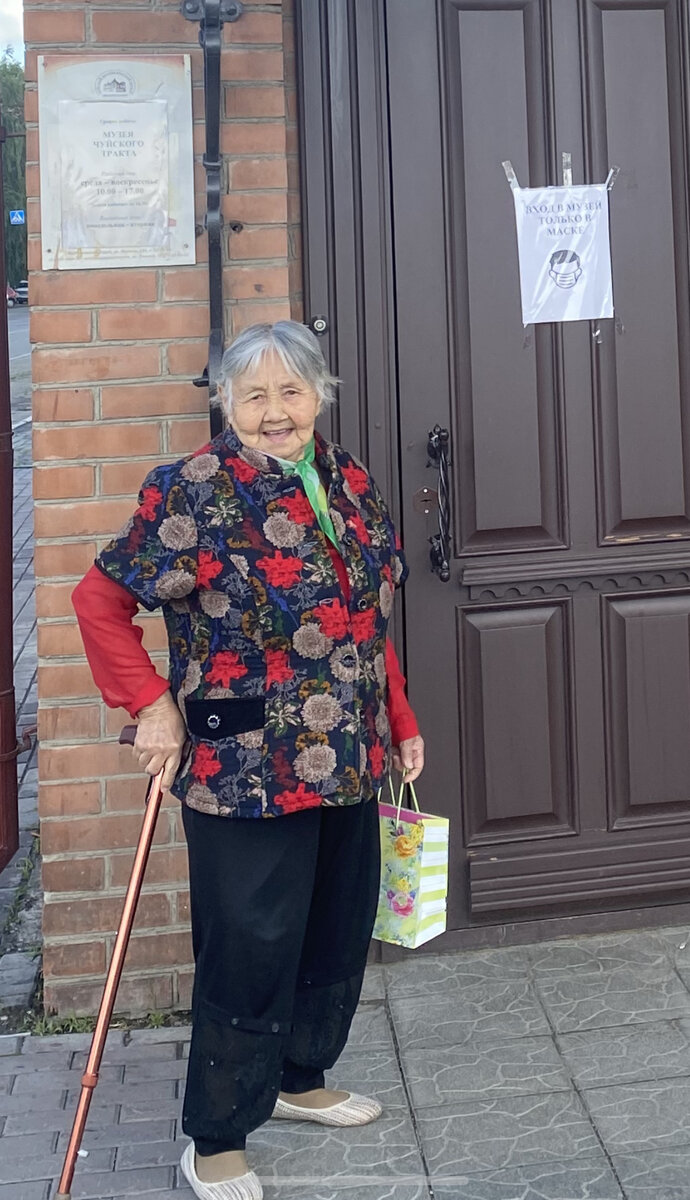 Колька Снегирев- это из песни «есть по Чуйскому тракту дорога» песня, которую пела моя бабушка в молодости.