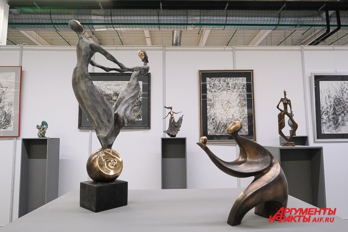    На арт-выставке в Перми перевернули картины из-за оскорбления верующих